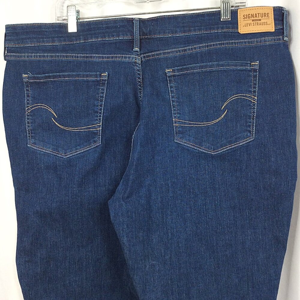 Levi Strauss Signature Gold Women's Curvy Totally Shaping Straight Jeans 20M - Picture 5 of 8